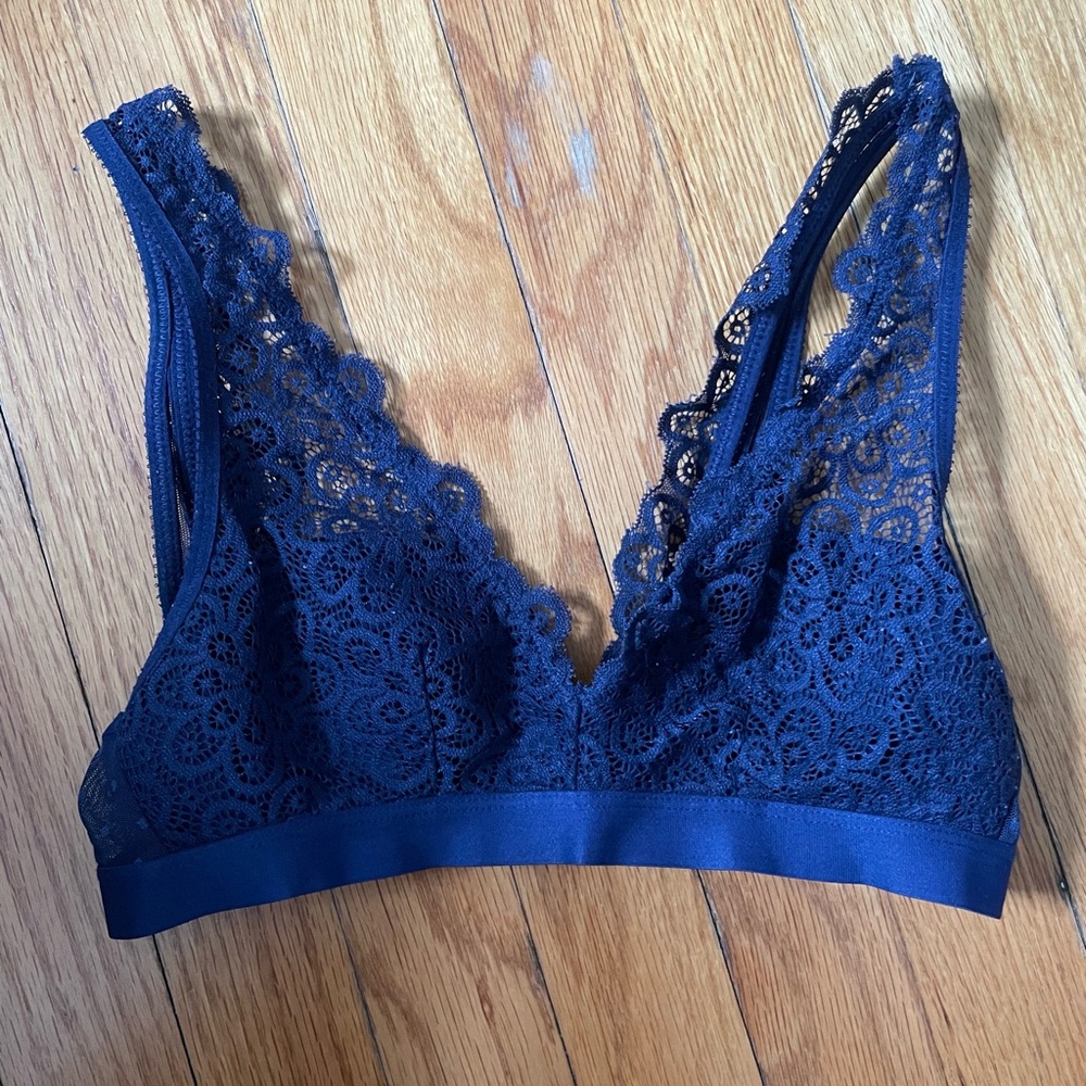 Navy blue aerie bralette. Size small